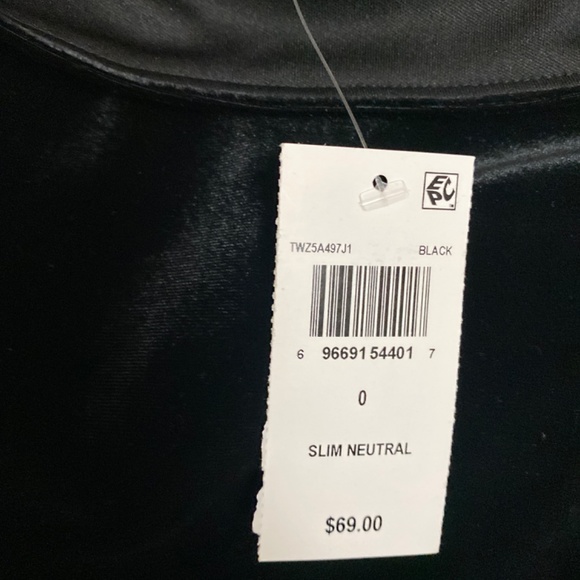 Brand new dress - Picture 6 of 7